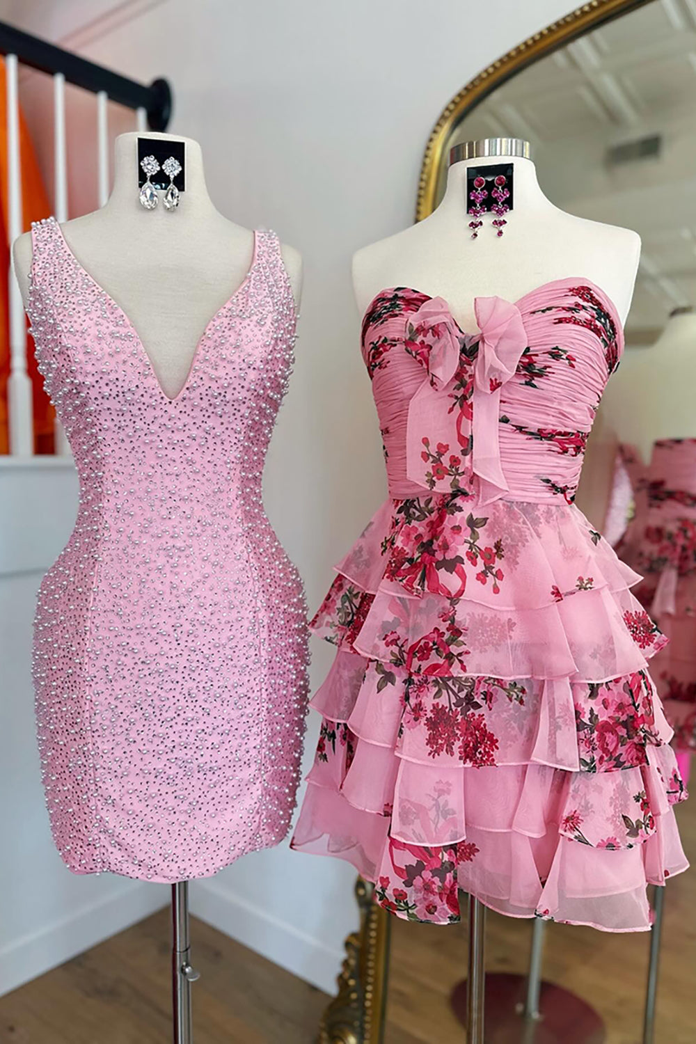 Dreamyannie Fuchsia Tight Homecoming Dresses V Neck Short Cocktail Dresses With Beading