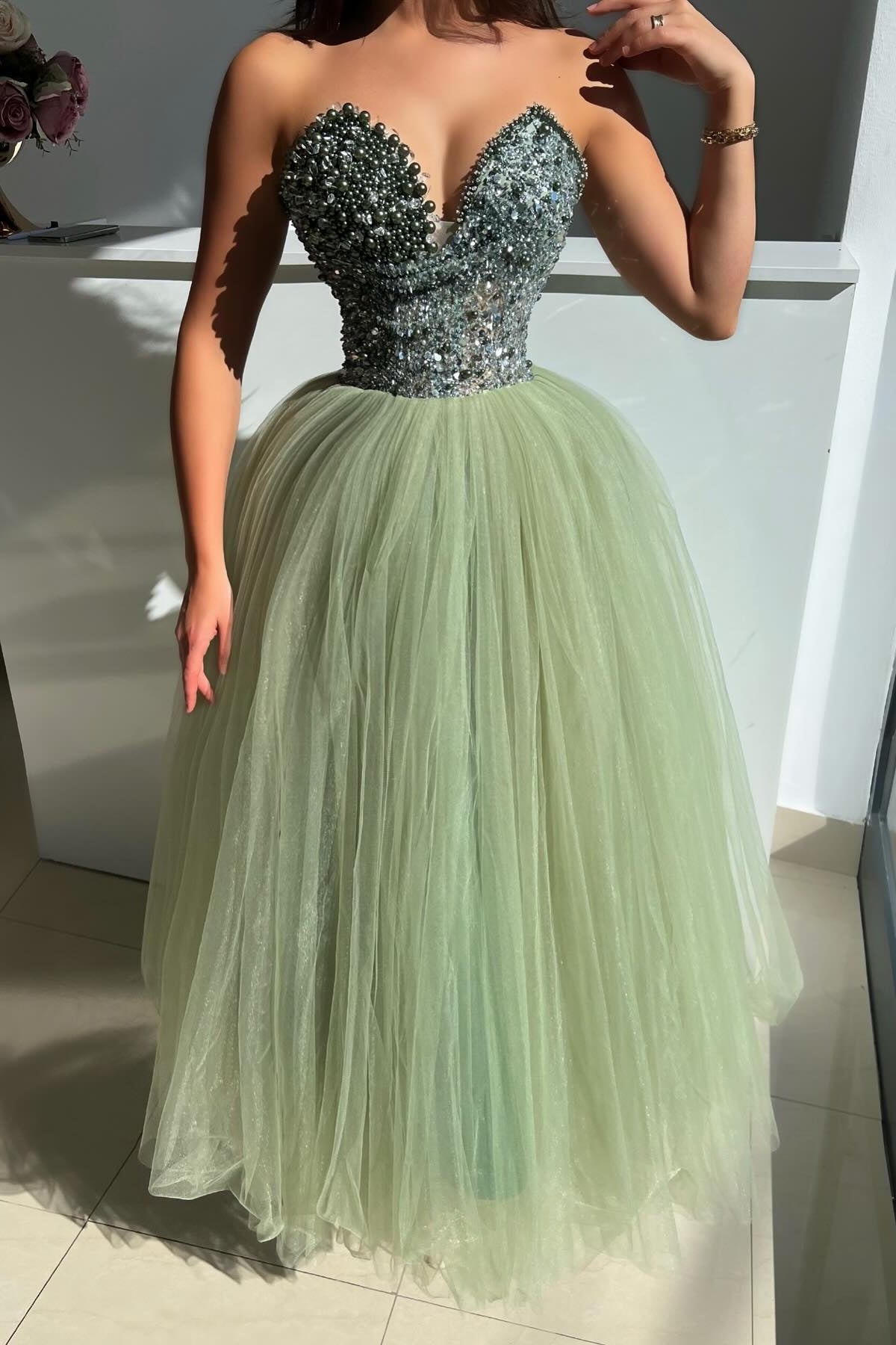 Dreamyannie Green Prom Dress Ball Gown Sweetheart Beaded Sequined Sleeveless Tulle Formal Dress With Pearls