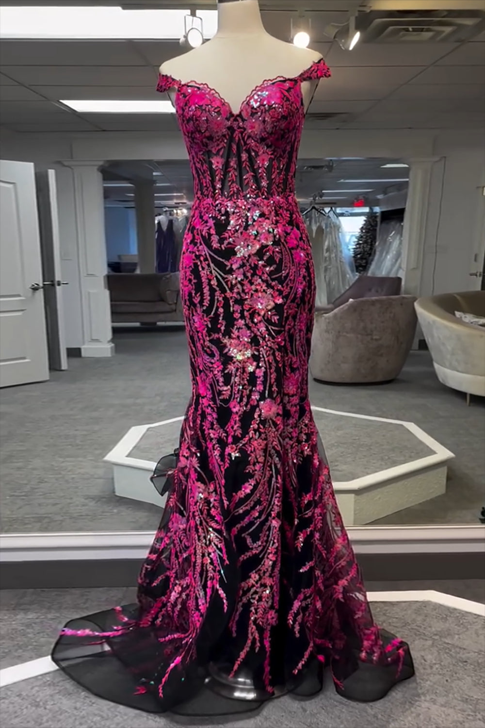 Dreamyannie Mermaid Red Prom Dress Long Appliqued Formal Dress With Slit