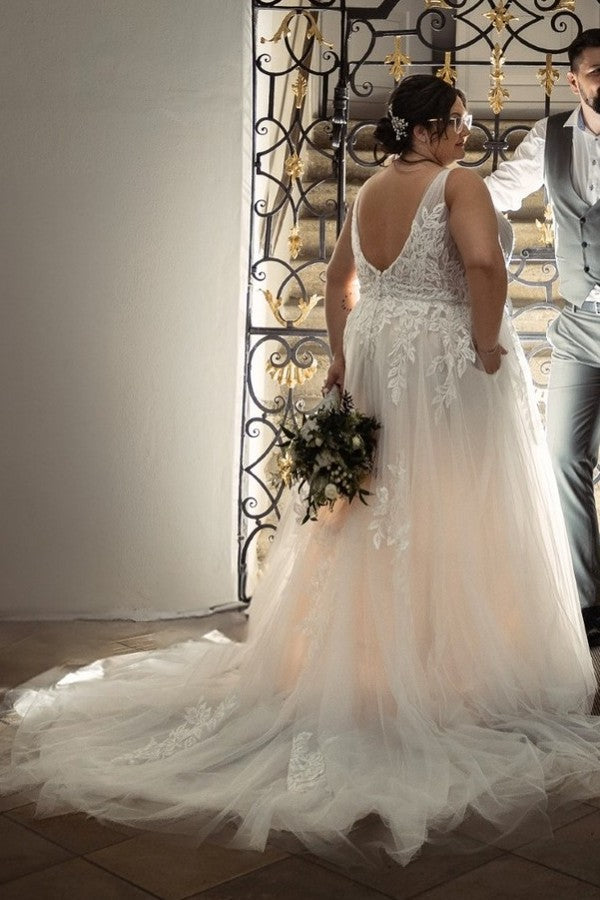 Dreamyannie Plus Size Beach Wedding Dress V Neck A Line Tulle Bridal Gown with Lace Appliques