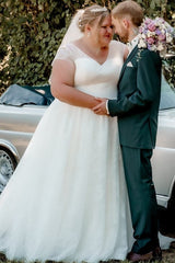 Dreamyannie Plus Size Beach Wedding Dress V Neck Cap Sleeve A Line Bridal Gown with Lace