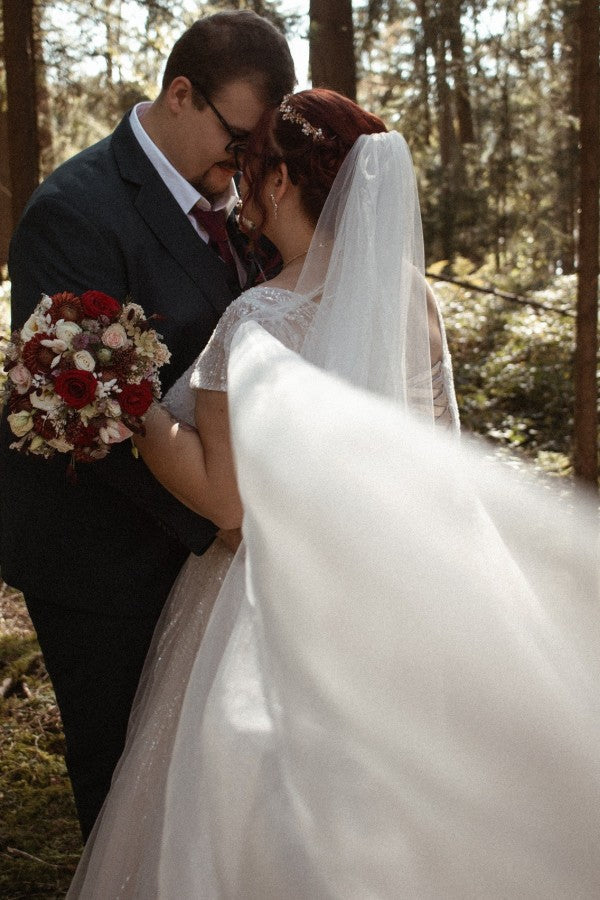 Dreamyannie Plus Size Wedding Dress V Neck Sparkly Cap Sleeve A Line Bridal Gown