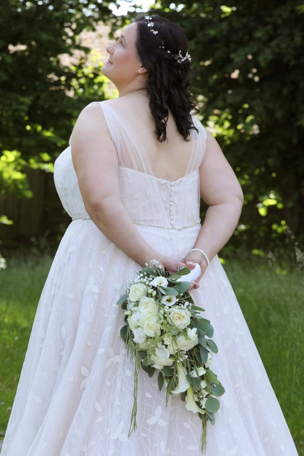 Dreamyannie Plus Size Wedding Dresses V Neck A Line Tulle Lace Bridal Gowns