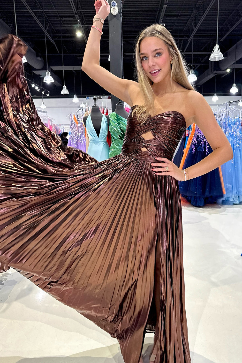 Dreamyannie Royal Blue Prom Dress Sweetheart Metallic Pleated Long Formal Dress With Slit