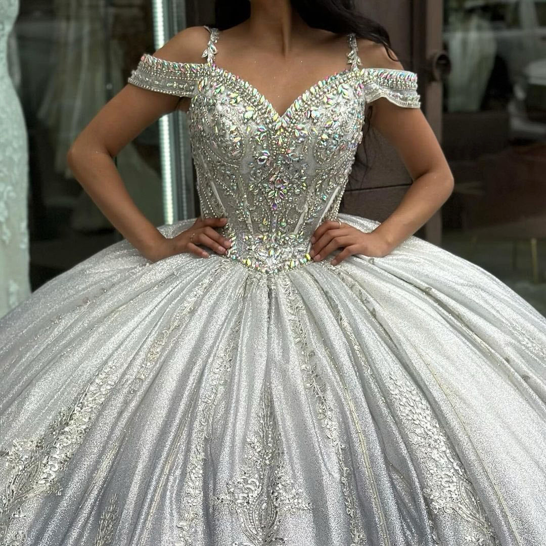 Elegant Ball Gown Off Shoulder Beaded Silver Lace Appliques Sweep Train Quinceanera Dress Princess Birthday Party Gown For Sweet 16