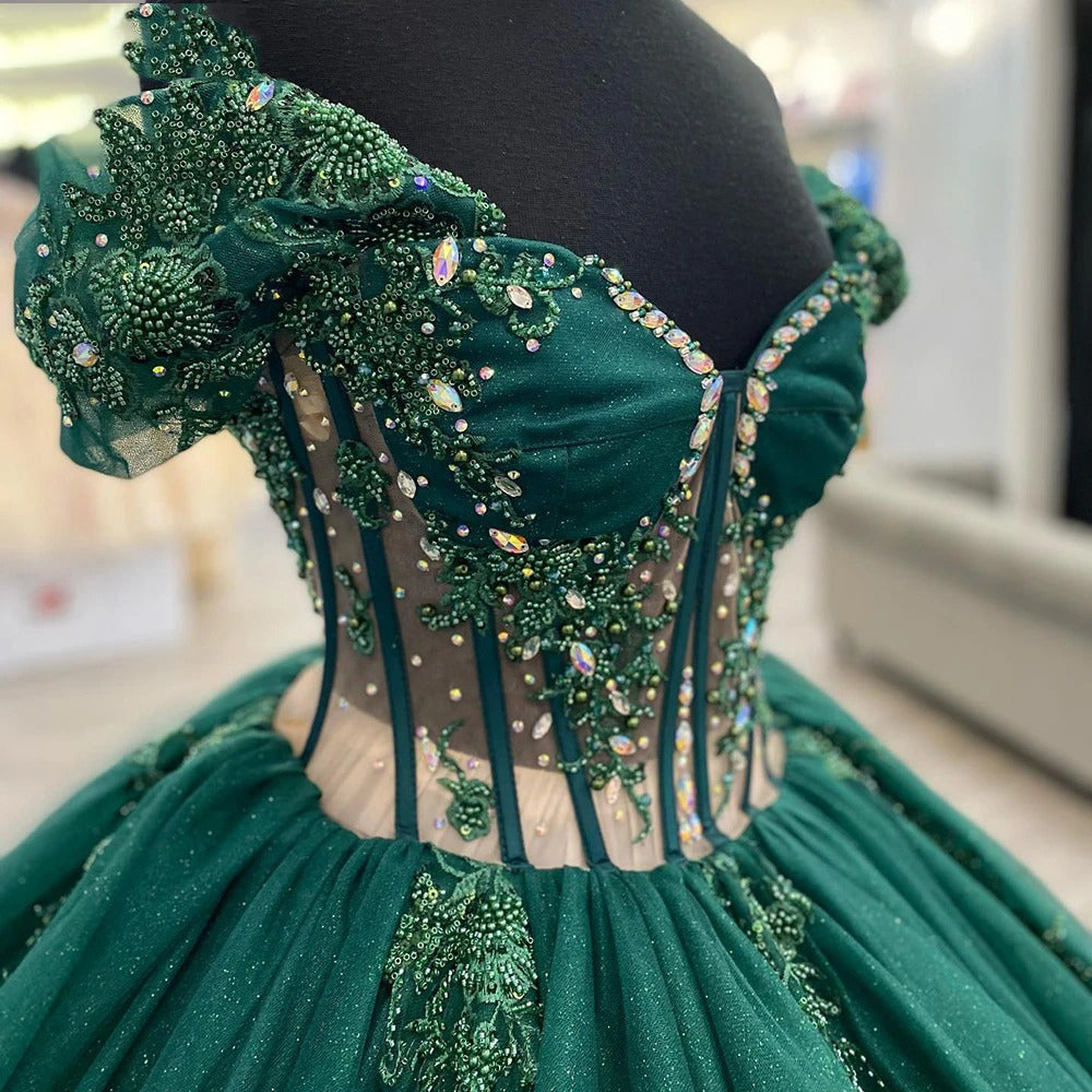 Elegant Ball Gown Off Shoulder Flower Lace Appliques Sweep Train Emerald Green Tulle Quinceanera Dress Princess Gown For Sweet 16