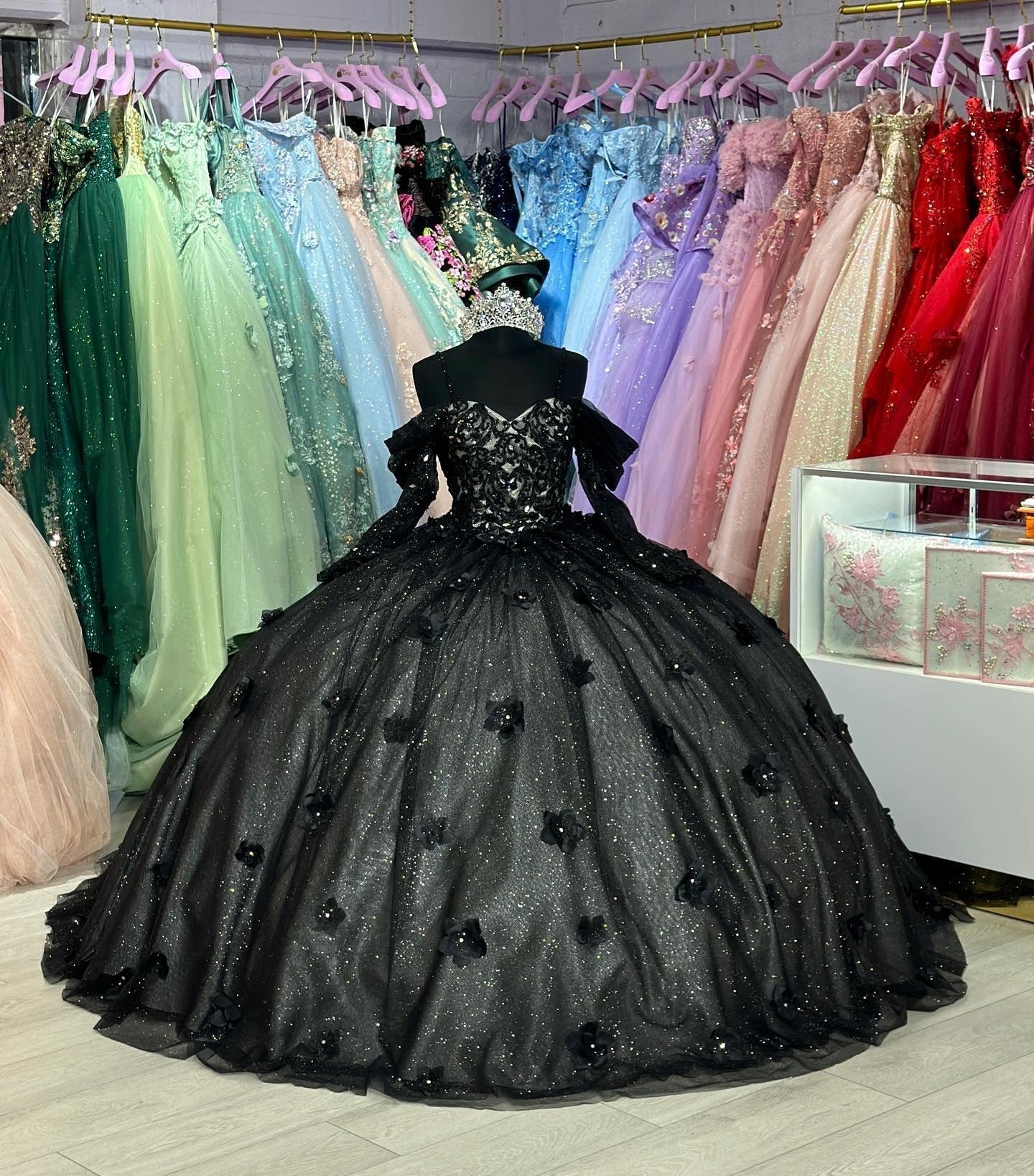 Elegant & Chic Ball Gown Off Shoulder Sweetheart Neck Long Sleeves Flowers Appliques Black Tulle Princess Quinceanera Dresses Evening Party Gown For Sweet 16