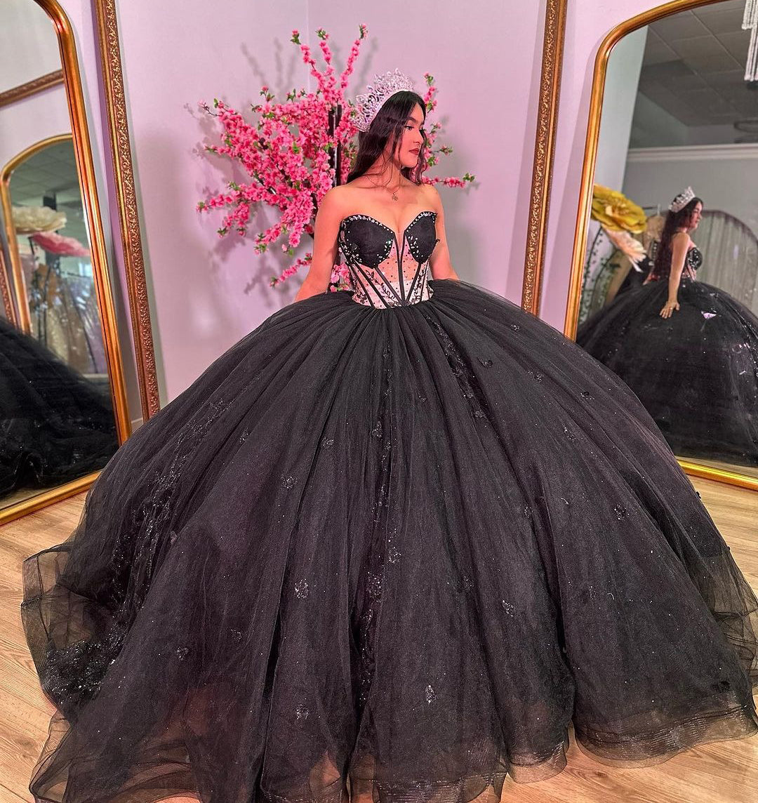 Elegant & Classic Ball Gown Sweetheart Neck Sleeveless Lace Applique Black Tulle Quinceanera Dress Birthday Party Gown For Sweet 16