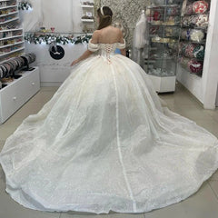 Elegant & Glamorous Ball Gown Off Shoulder Lace Applique Tiered Ruffle Pleats Tulle Quinceanera Dress Formal Evening Party Gown For Sweet 16