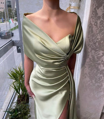 Elegant Portrait A Line Prom Dress With Ruffles Long