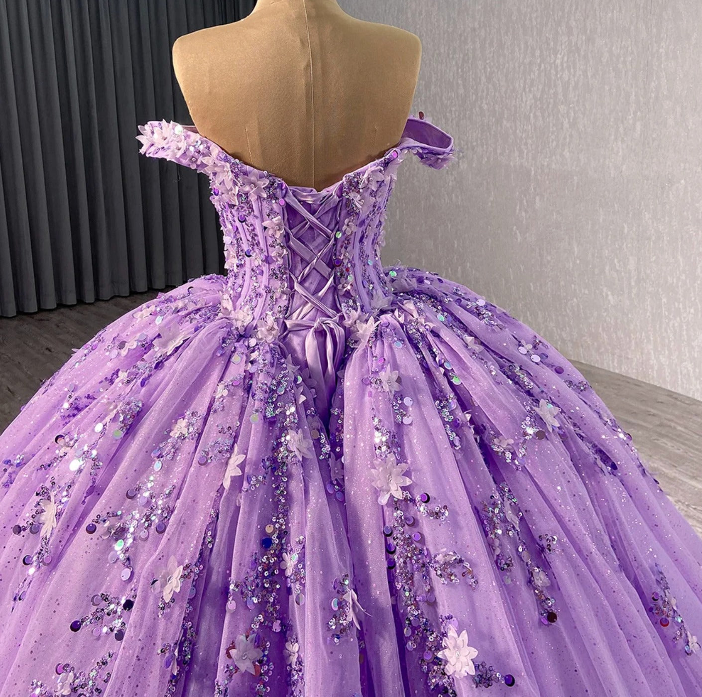 Glamorous Ball Gown Off Shoulder 3D Flower Lace Appliques Beaded Purple Tulle Quinceanera Dress Evening Party Gown For Sweet 16