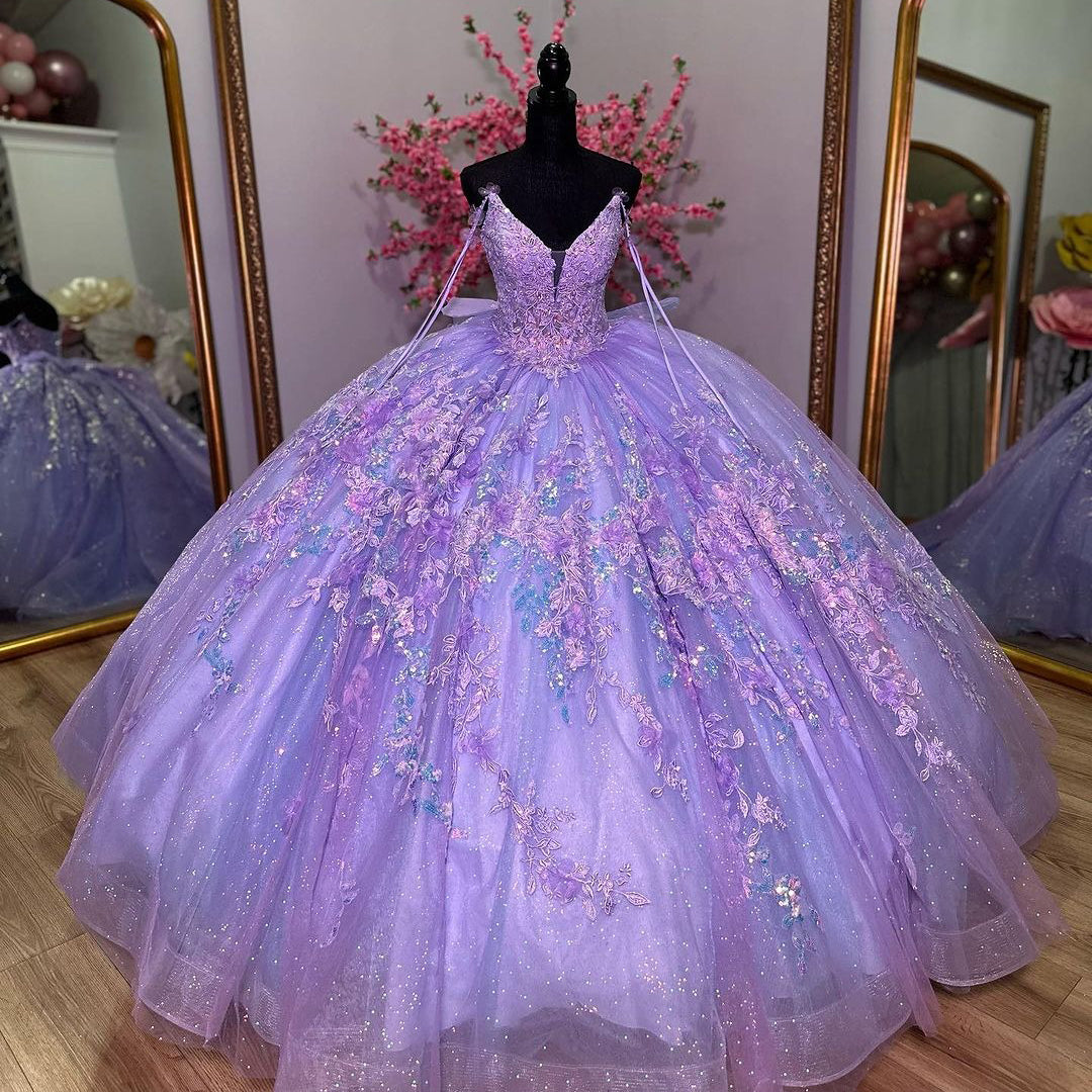 Glitter & Sparkly Ball Gown V Neck Lace Appliques Beaded Bow Knot Lavender Tulle Quinceanera Dress Birthday Evening Party Gown For Sweet 16