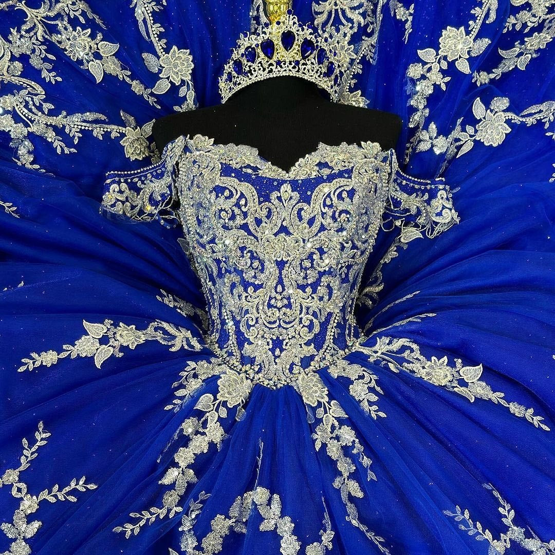 Gorgeous Ball Gown Off Shoulder Lace Appliques Beaded Royal Blue Tulle Princess Quinceanera Dress Formal Prom Party Gown For Sweet 16 Dress
