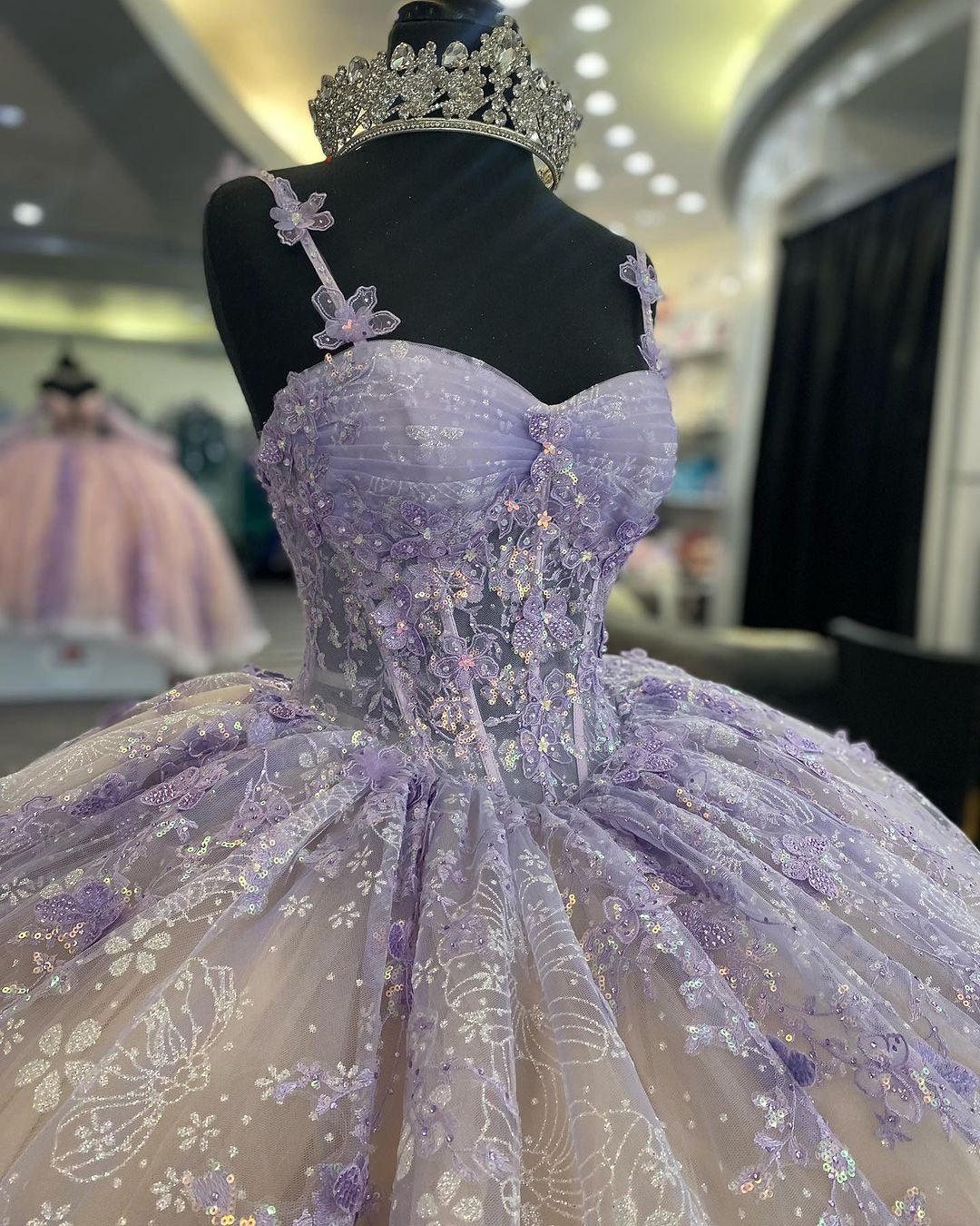 Gorgeous & Glamorous Ball Gown Sweetheart Neck Spaghetti Straps Floral Lace Appliques Lavender Champagne Tulle Princess Prom Party Gown Quinceanera Dress For Sweet 16