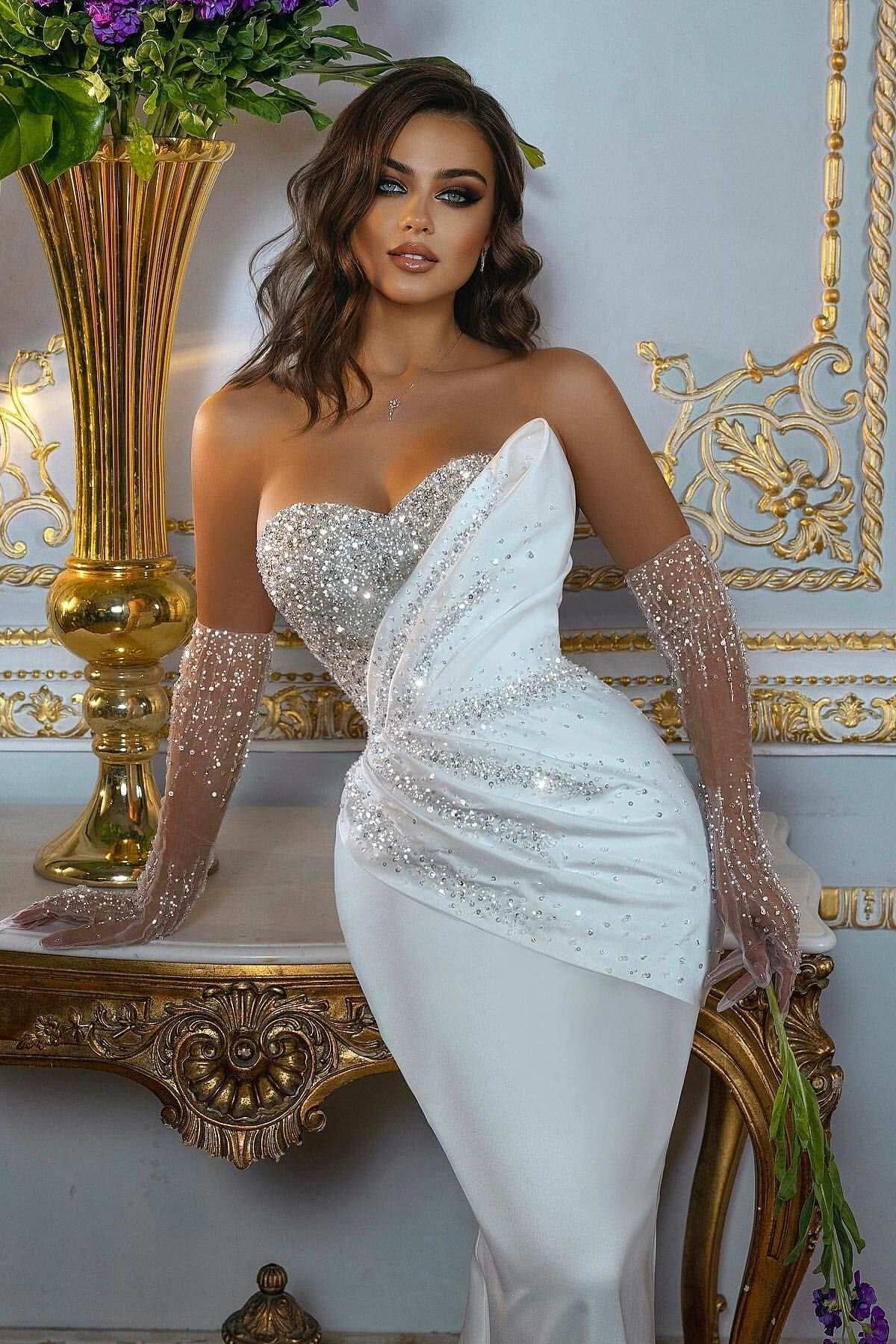 Satin/Sequined Wedding Dress with Detachable Trumpet/Mermaid Sweetheart Silhouette