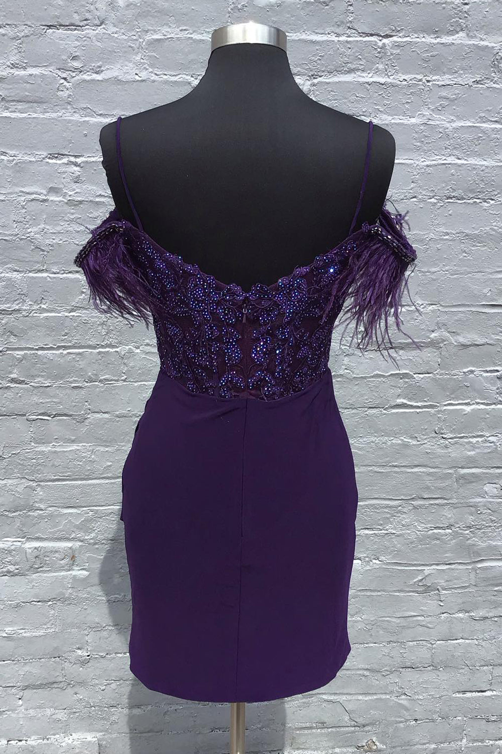 Grape Sequin Spaghetti Straps Short Prom Dress With Feathers