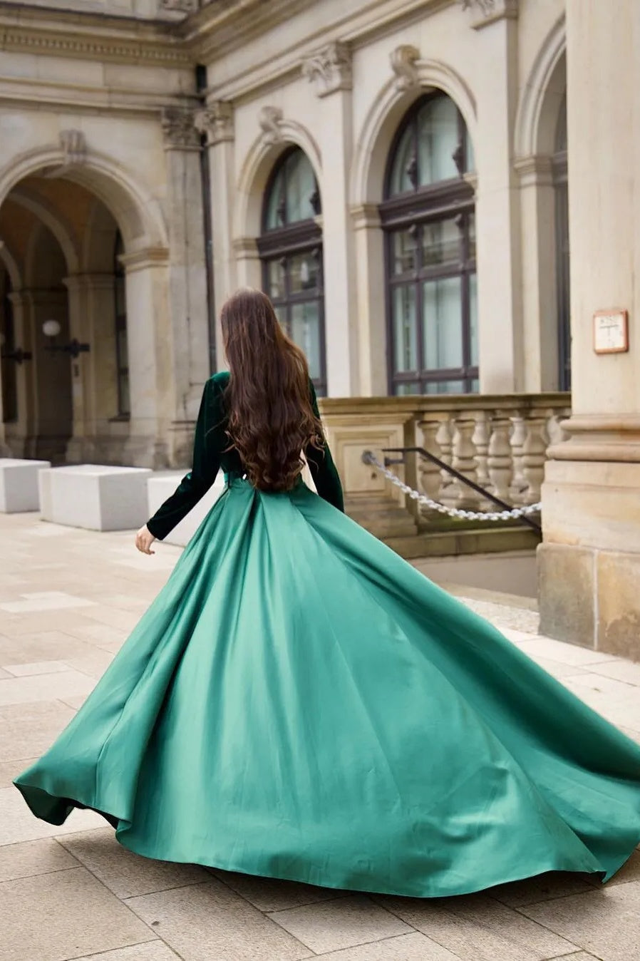 Green Long Sleeve Formal Dress Velvet Satin A Line V Neck Christmas Party Dress