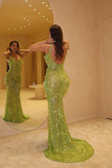 Green Mermaid Prom Dress Sleeveless Scoop Neck Sequined Formal Dress