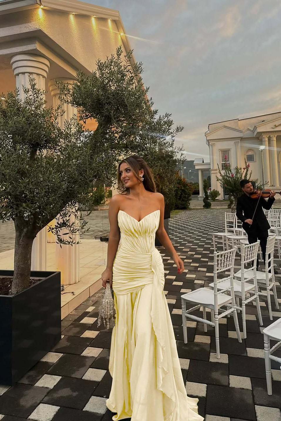 Green Mermaid Prom Dress Sleeveless Sweetheart Ruffled Formal Dress