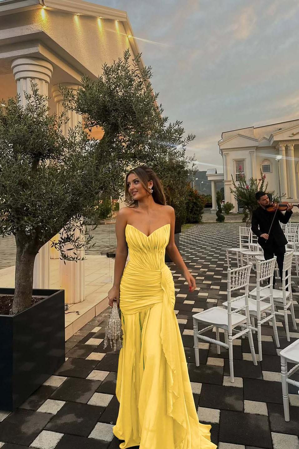 Green Mermaid Prom Dress Sleeveless Sweetheart Ruffled Formal Dress