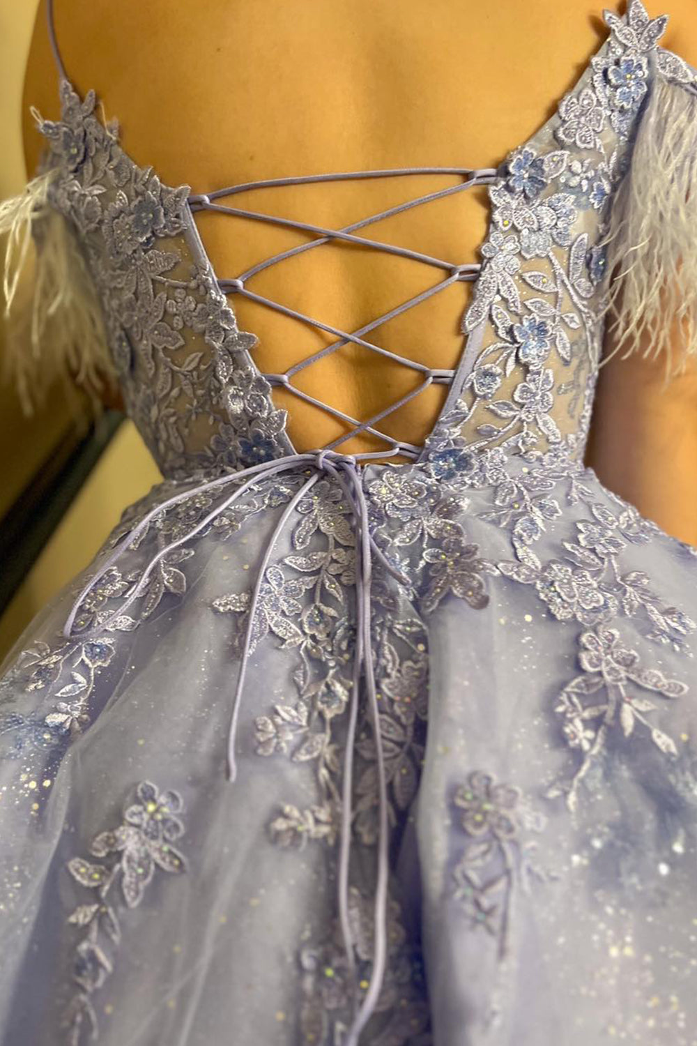 Lavender Homecoming Dress Corset A-Line Lace Short Cocktail Dresses With Feathered Detachable Sleeves