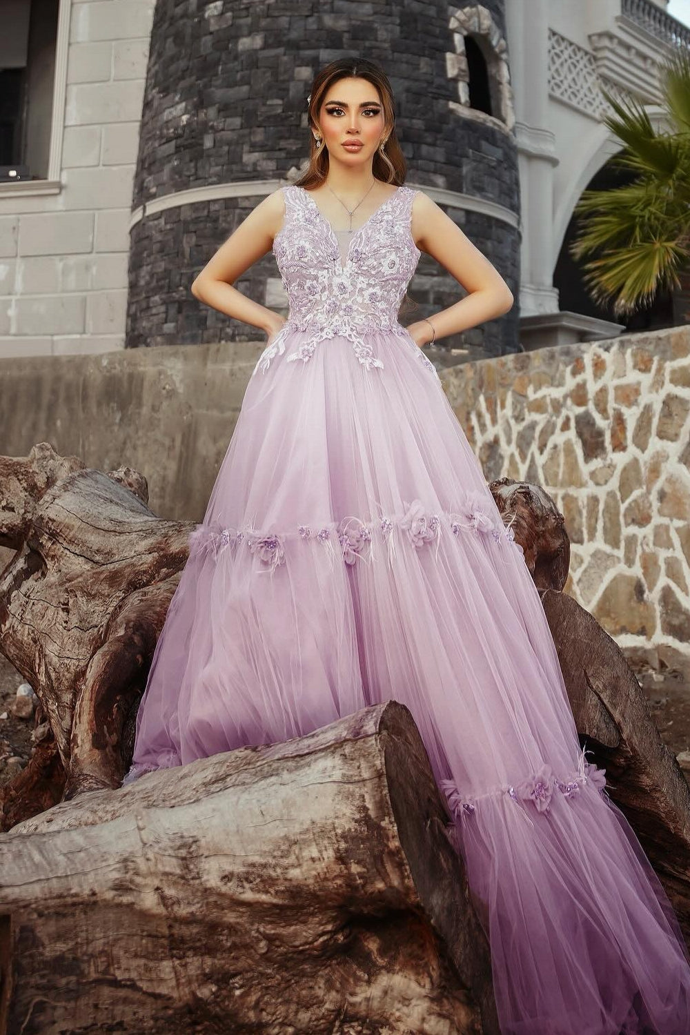 Lilac Prom Dress A Line Spaghetti V Neck Sleeveless Beaded Tulle Formal Dress With Appliques