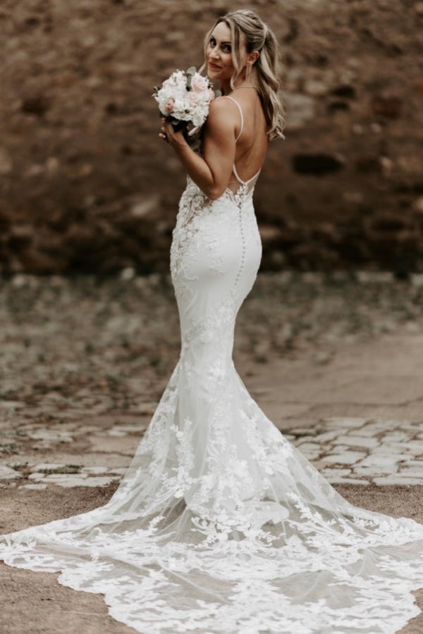 Long White Wedding Dress Spaghetti Straps Mermaid Backless Bridal Gown With Lace