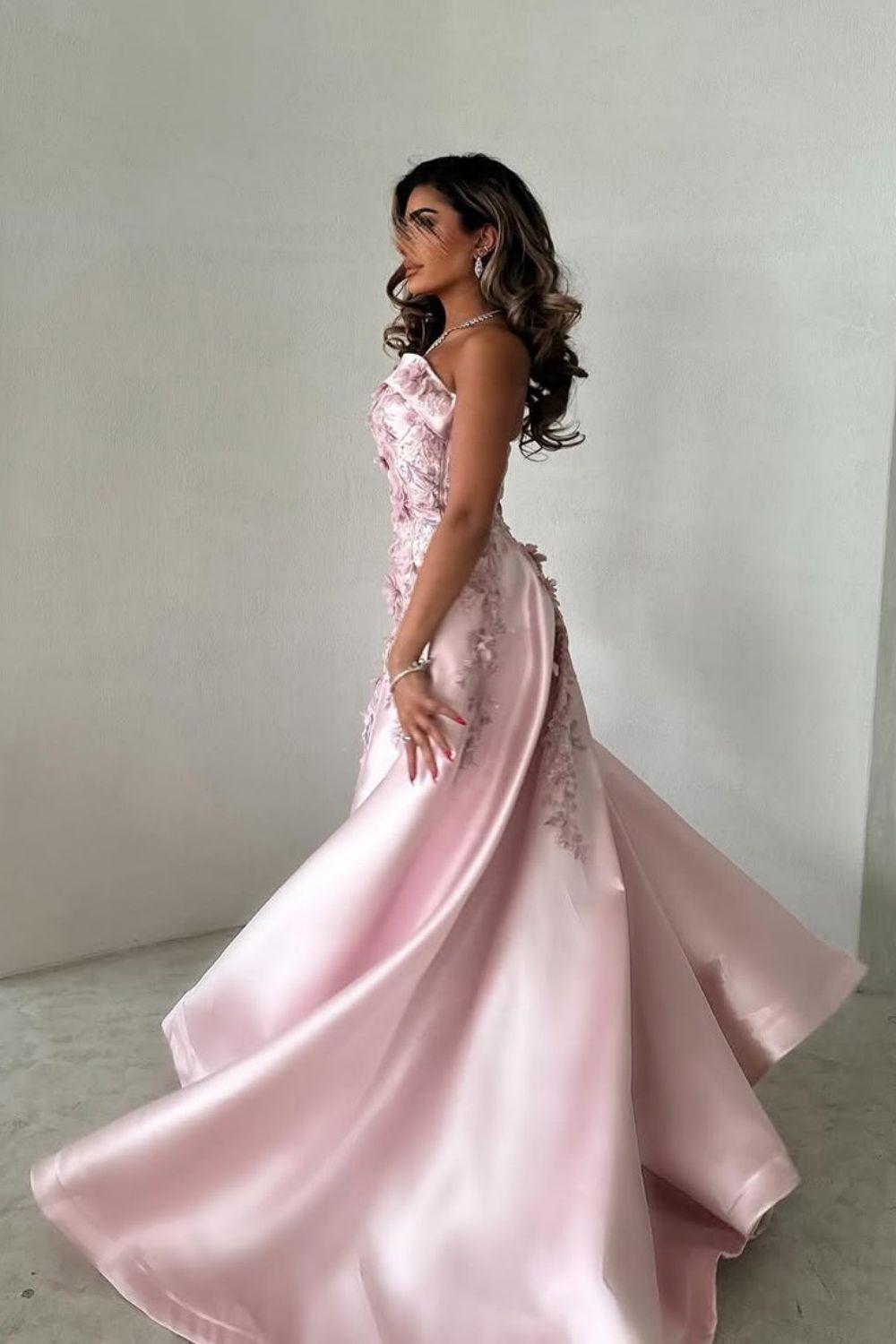 Luxurious A-Line Strapless Satin Pink Party Dress With Court Train Appliques Formal Evening Gown