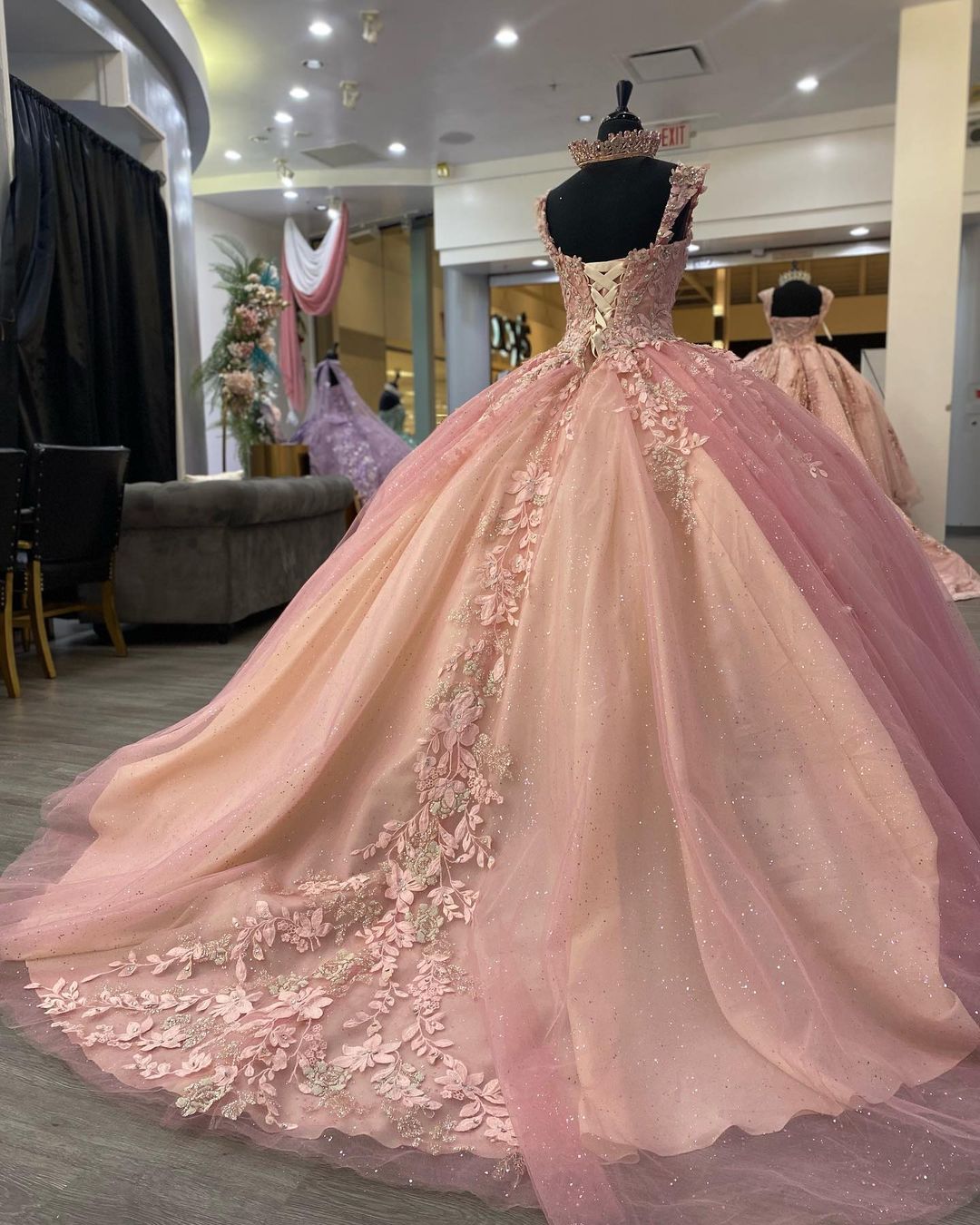 Luxury Ball Gown Sweetheart Neck Straps Sleeveless Lace Appliques Beaded Pink Tulle Birthday Party Princess Dress Quinceanera Dress For Sweet 16