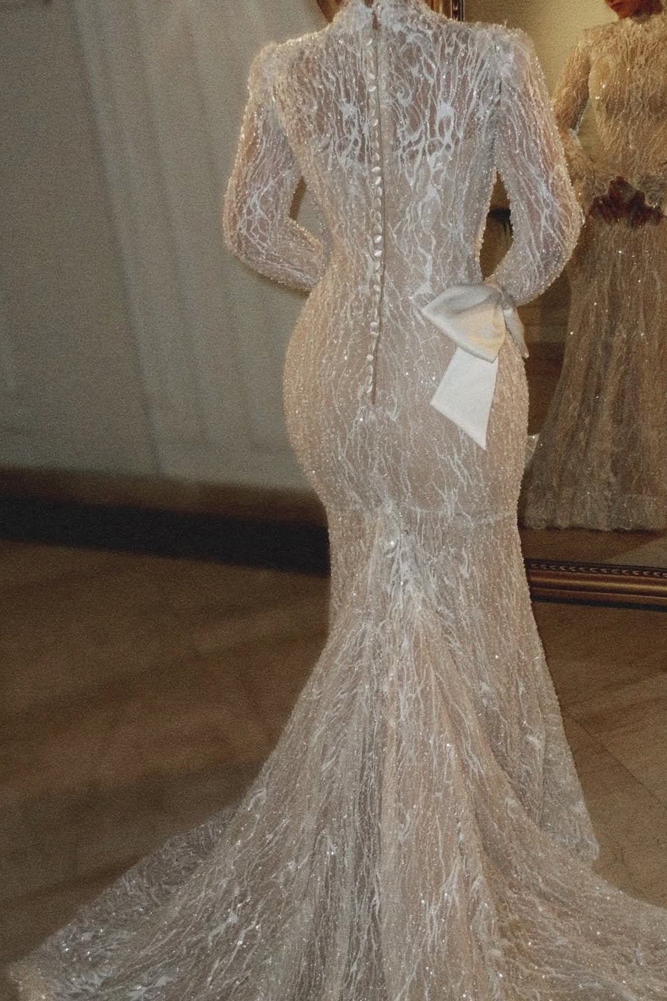 Luxury Long Sleeve Wedding Dress Beaded Mermaid High Neck Bridal Gown with Detachable Train