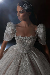 Luxury Short Sleeve Wedding Dress Ball Gown Square Neck Bridal Gown with Beadings and Rhinestones