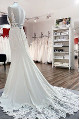 White Tulle Lace Appliques Wedding Dress Mermaid Bridal Dress with Sweep Train