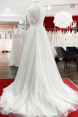 White Tulle Lace Wedding Dress A-Line V Neck Bridal Dress with Sweep Train