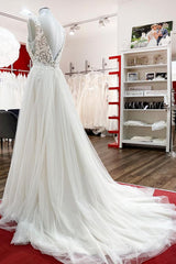 White Tulle Lace Wedding Dress A-Line V Neck Bridal Dress with Sweep Train