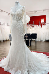 Ivory Tulle Lace Wedding Dress Mermaid Long Sleeves Bridal Dress with Sweep Train