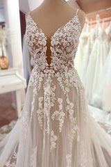 Ivory Tulle Lace Wedding Dress A-Line Spaghetti Straps Bridal Dress with Sweep Train