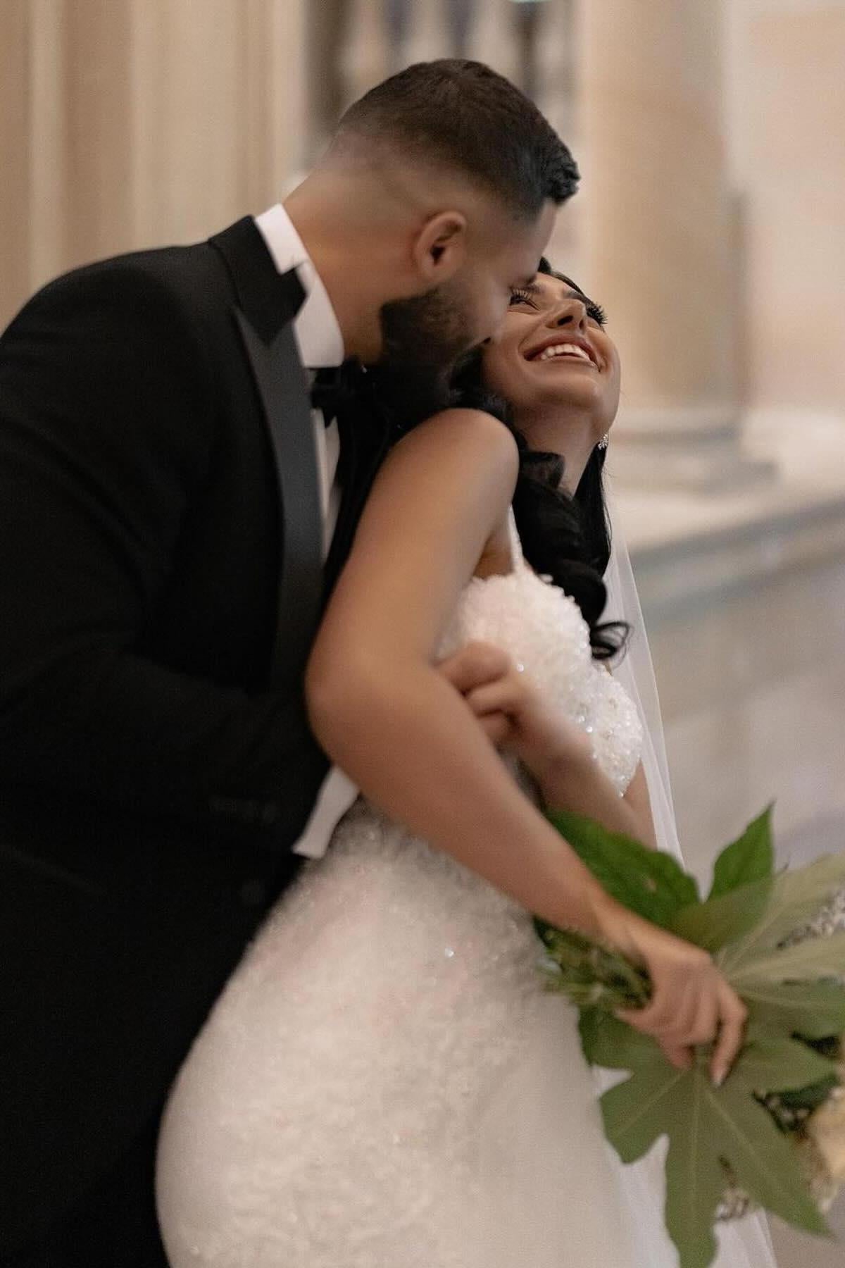 Mermaid Lace Spaghetti Straps Sleeveless White Wedding Dress Long Bridal Gown With Appliques