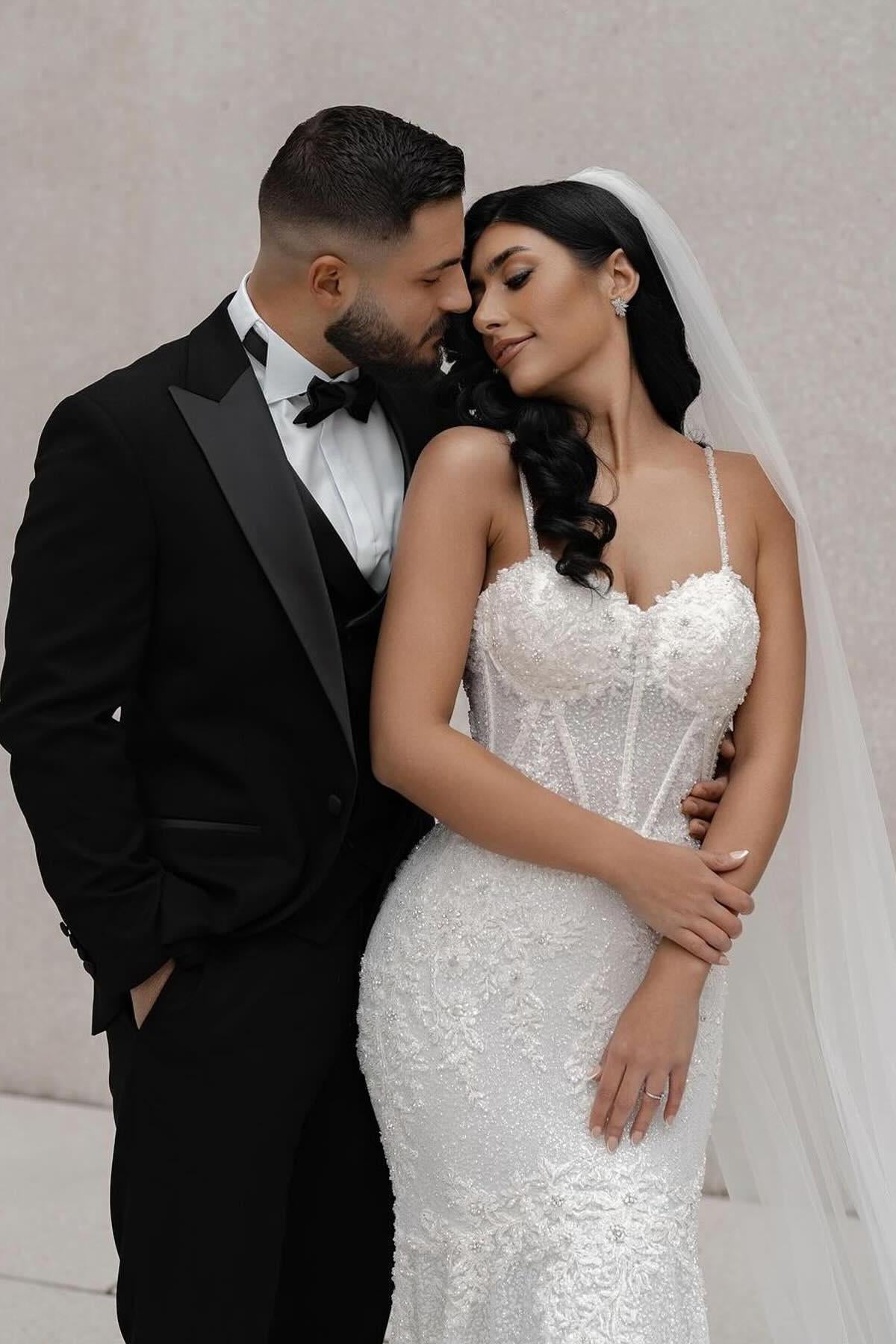 Mermaid Lace Spaghetti Straps Sleeveless White Wedding Dress Long Bridal Gown With Appliques