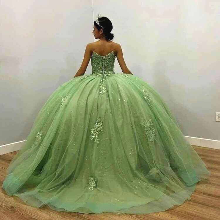 Modern Ball Gown Strapless Sleeveless Lace Appliques 3D Flower Beaded Sage Green Tulle Quinceanera Dress For Sweet 16