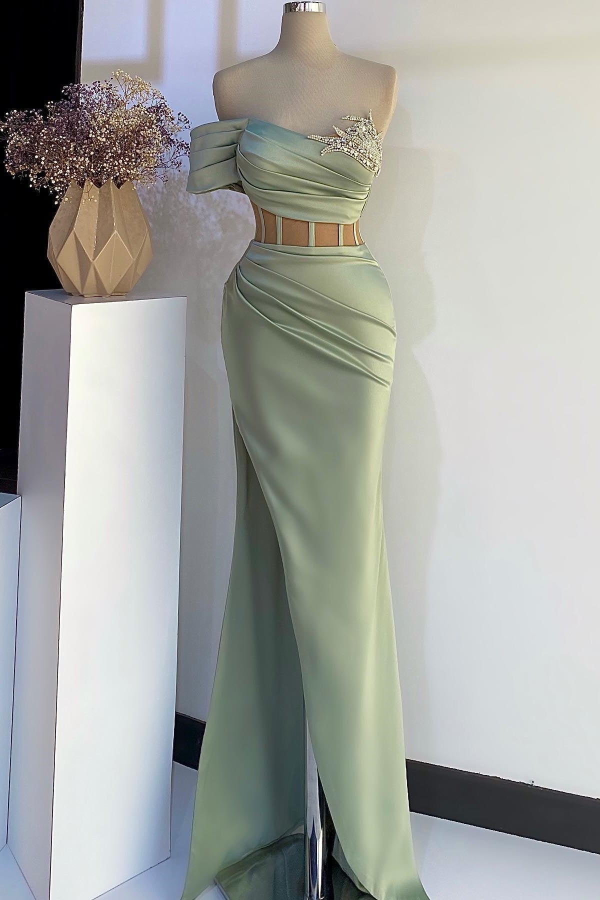 Off-the-Shoulder Mermaid Formal Dress Sleeveless Prom Dress