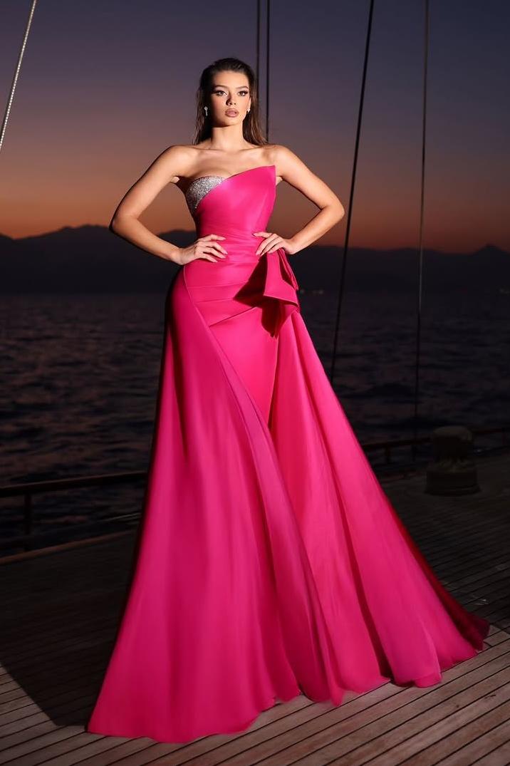 Pink Detachable Train Prom Dress Sleeveless Strapless Beaded Formal Dress
