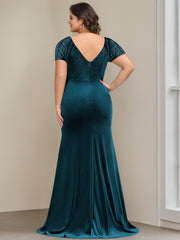 Plus Size Velvet Mother of the Bride Dresses with Ruffles & Appliques in Trumpet Mermaid V Neck Short Sleeves Long