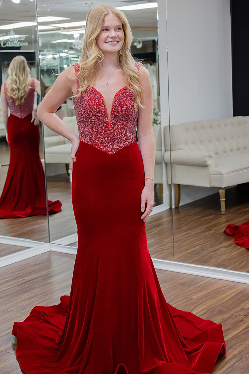 Red Velvet Formal Dress V-Neck Beaded Mermaid Mermaid Evening Dress