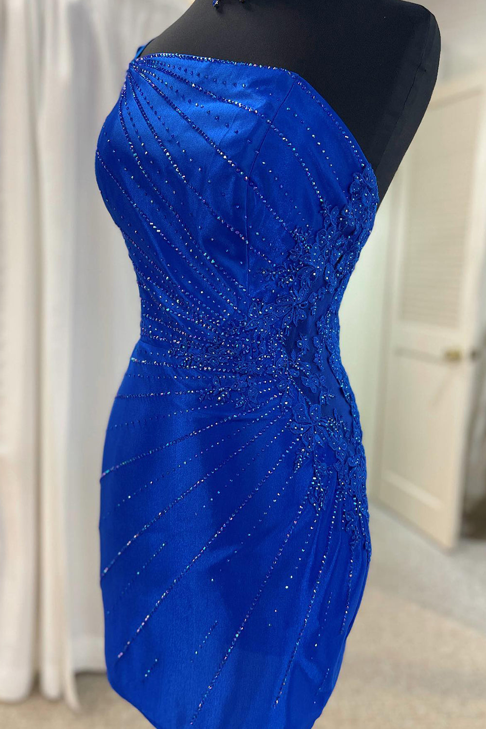 Royal Blue Homecoming Dress Sequined One Shoulder Tight Short Prom Dress with Appliques