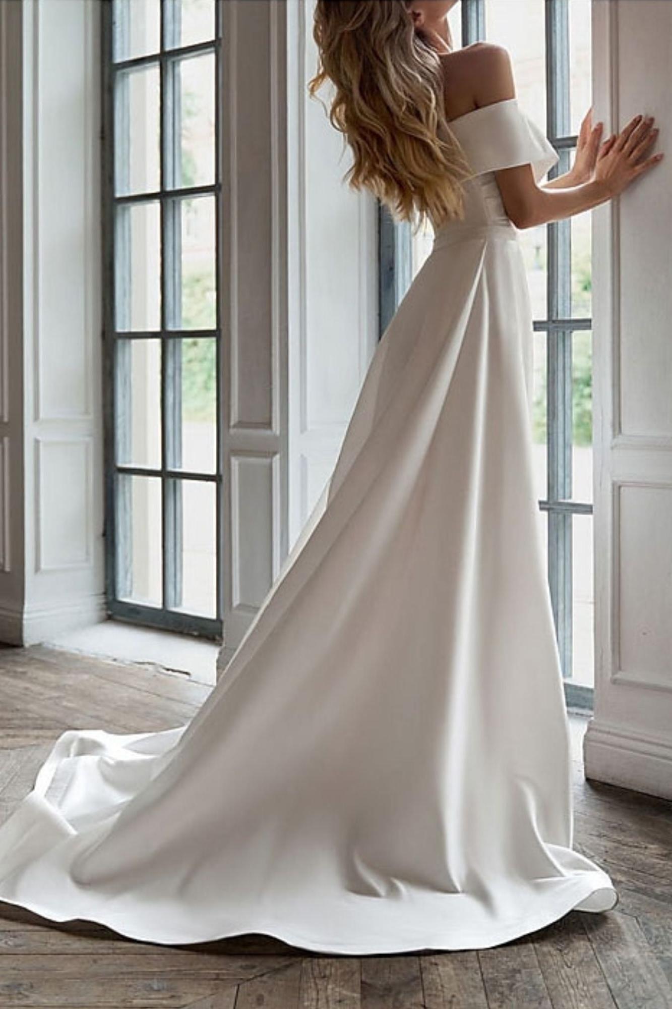 Sheath/Column Off-the-shoulder Short Sleeves Elegant Wedding Dress with Ruffle