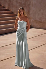 Sheath/Column Wedding Dress Sleeveless Strapless Satin Formal Dress With 3D Flowers
