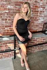 Simple Black Homecoming Dress Corset Sweetheart Sleeveless Tight Satin Prom Dress