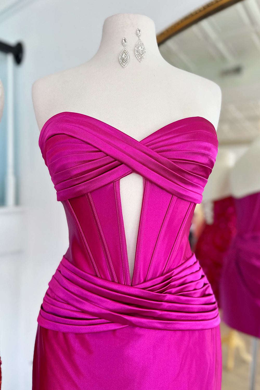 Simple Golden Homecoming Dress Corset Strapless Tight Short Cocktail Dresses
