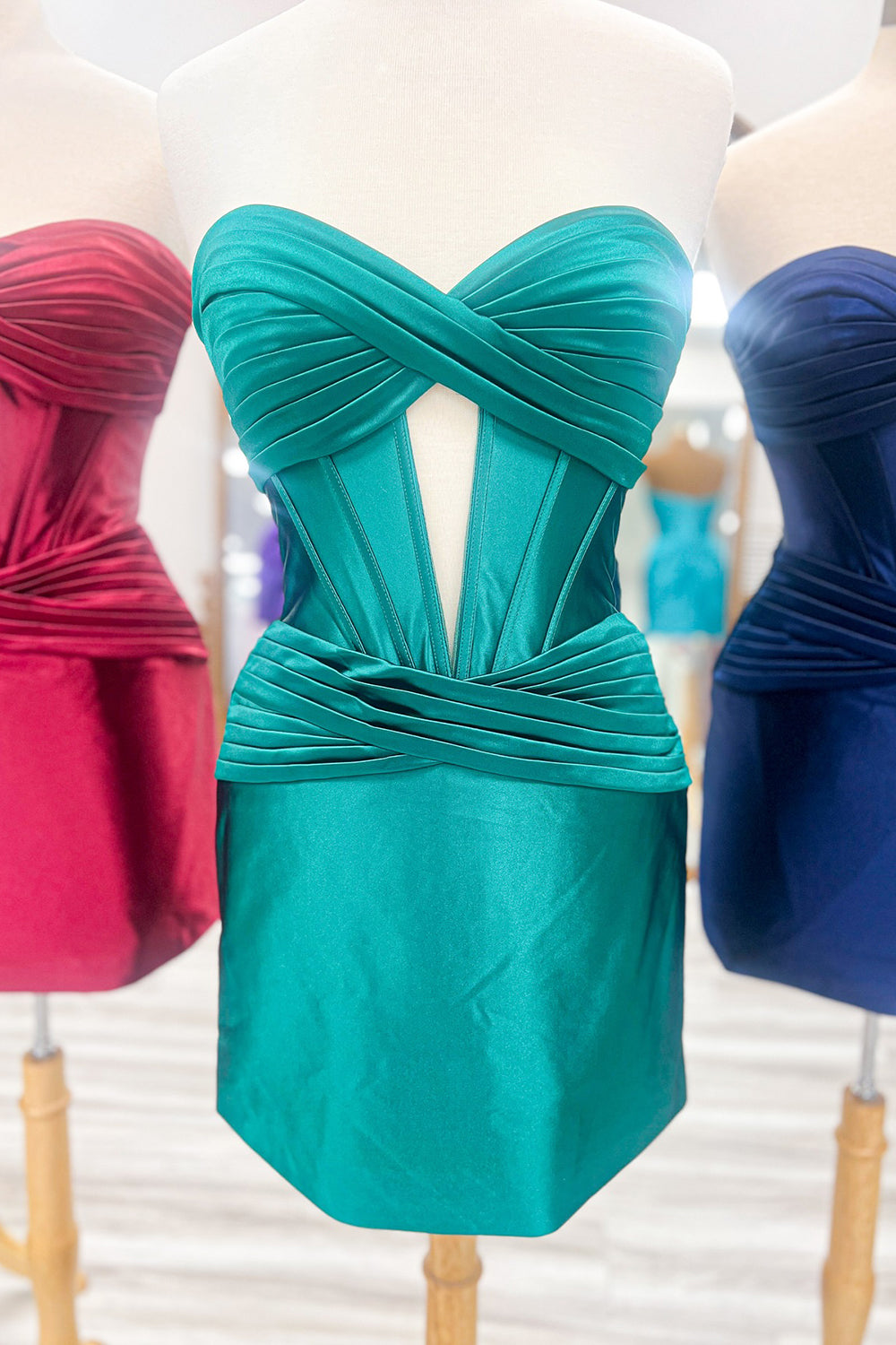 Simple Golden Homecoming Dress Corset Strapless Tight Short Cocktail Dresses
