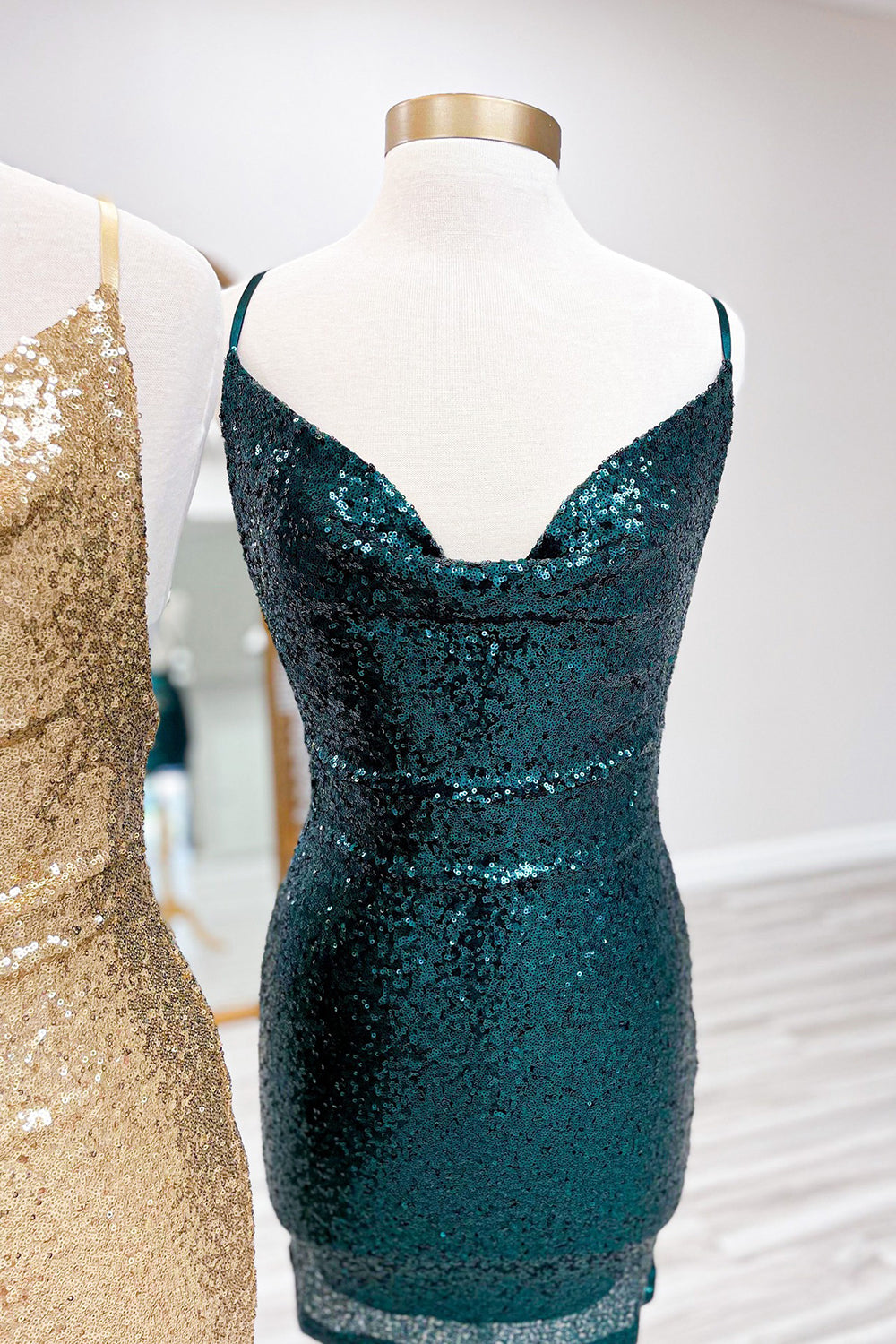 Spaghetti Straps Golden Homecoming Dress Bodycon Short Prom Dress with Sequin